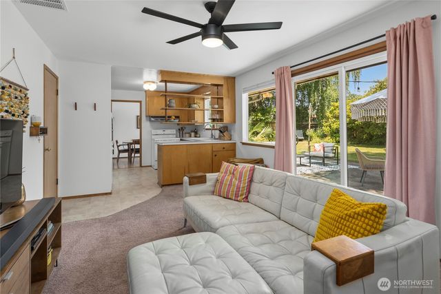 16630 3rd Avenue S, Burien, WA 98148