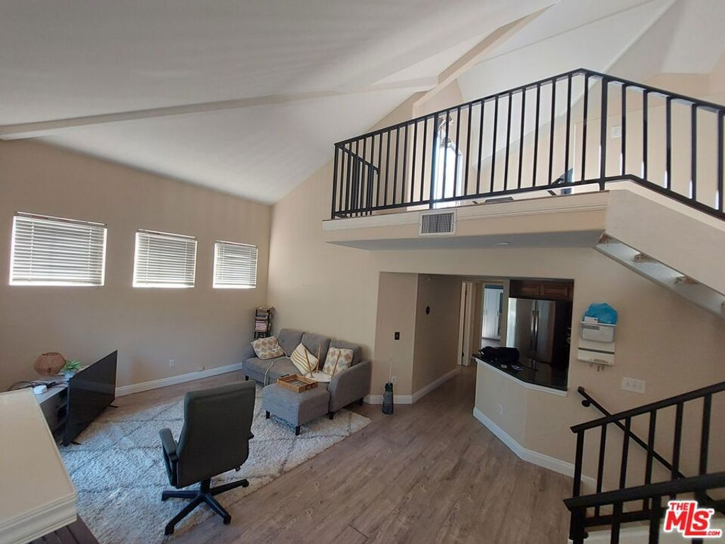 Image 2 of property listing at 18102 Flynn Drive 4601, Canyon Country, CA 91387