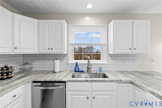 842 Hardtimes Rd, Farmville, VA 23901