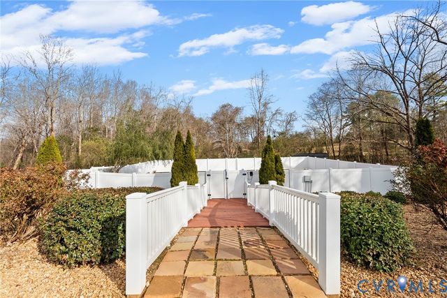 842 Hardtimes Rd, Farmville, VA 23901