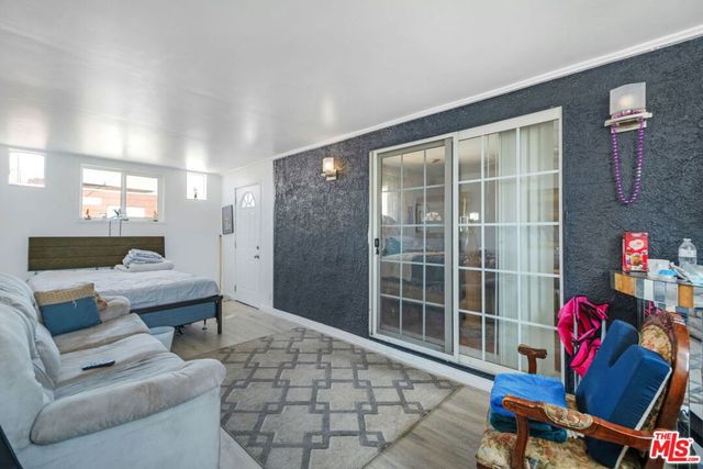 5417 S Mullen Avenue, Los Angeles, CA 90043