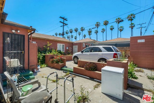 5417 S Mullen Avenue, Los Angeles, CA 90043