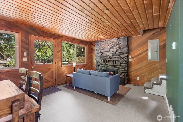 141 N Handicap Place, Hoodsport, WA 98548