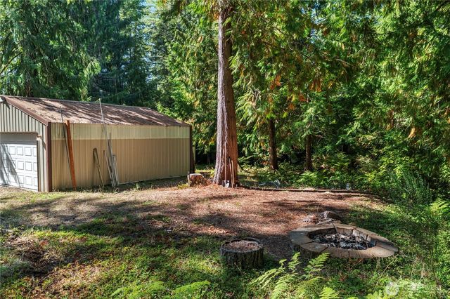 141 N Handicap Place, Hoodsport, WA 98548