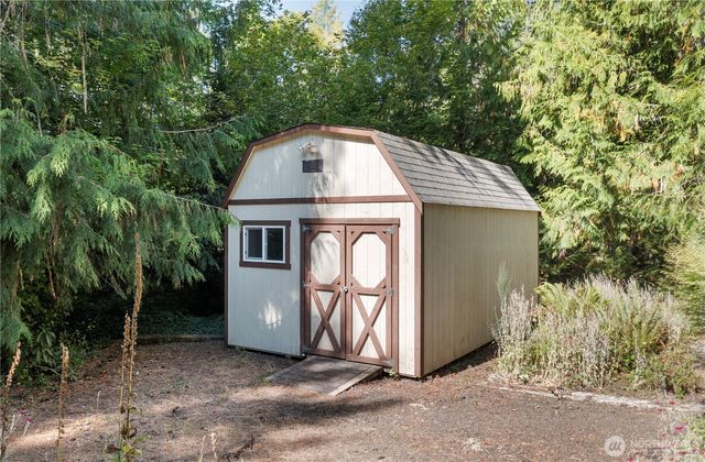 141 N Handicap Place, Hoodsport, WA 98548