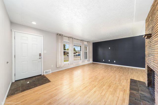 11918 E Grace Ave, Spokane Valley, WA 99206