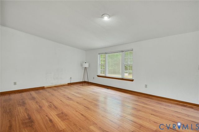 9975 Grove Ct, Gloucester, VA 23061