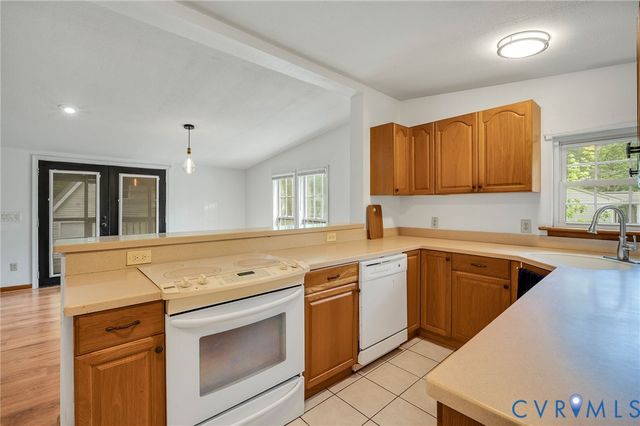 9975 Grove Ct, Gloucester, VA 23061