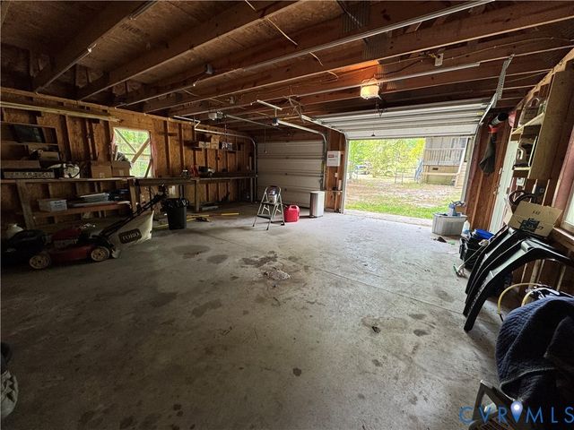 9975 Grove Ct, Gloucester, VA 23061