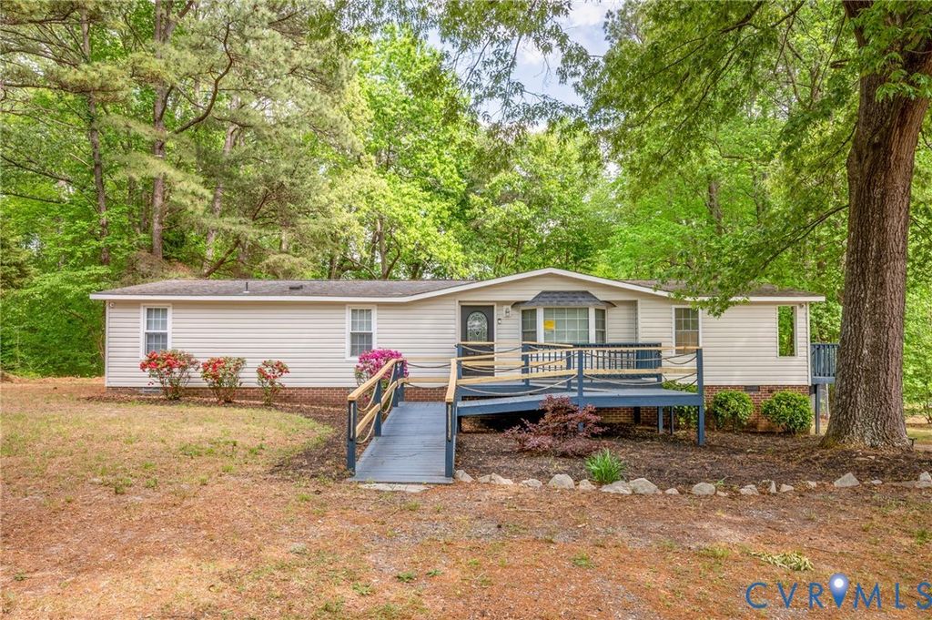 9975 Grove Ct, Gloucester, VA 23061