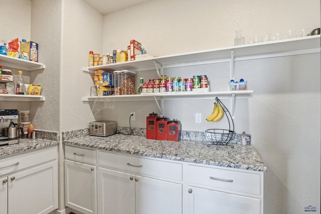 642 AARON CT, Rapid City, SD 57703