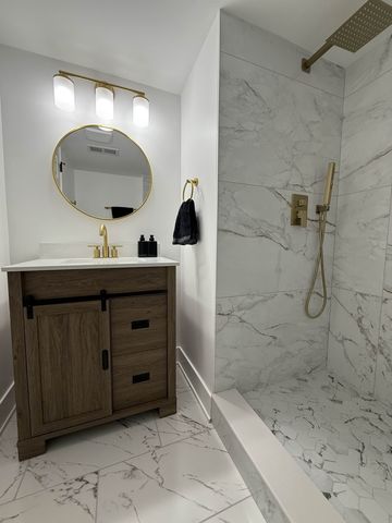 6230 W 63rd Place, Chicago, IL 60638