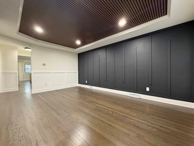 6230 W 63rd Place, Chicago, IL 60638