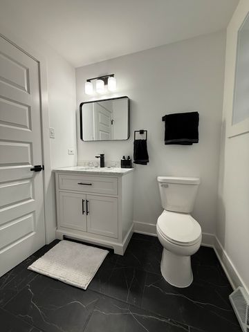 6230 W 63rd Place, Chicago, IL 60638