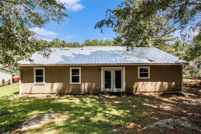 6945 Brown S Drive, Fairburn, GA 30213