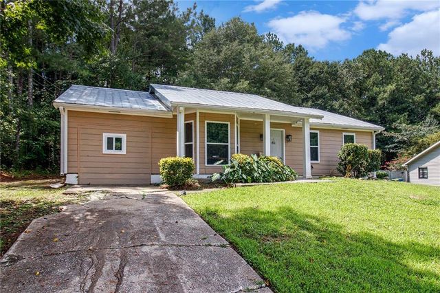 6945 Brown S Drive, Fairburn, GA 30213