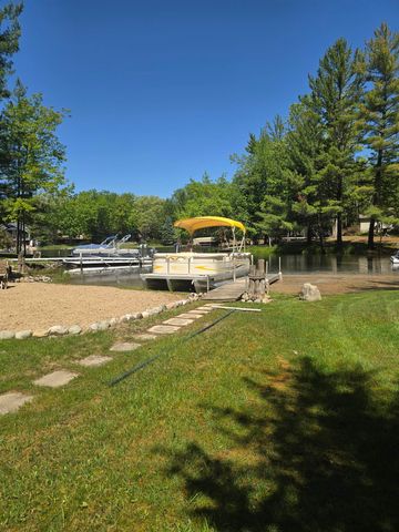 4460 Queens Way, Gladwin, MI 48624