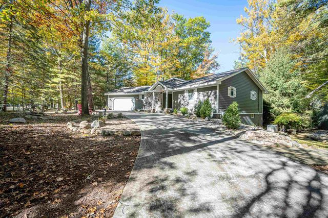 4460 Queens Way, Gladwin, MI 48624