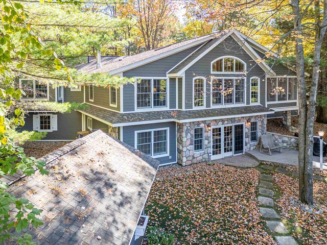 4460 Queens Way, Gladwin, MI 48624