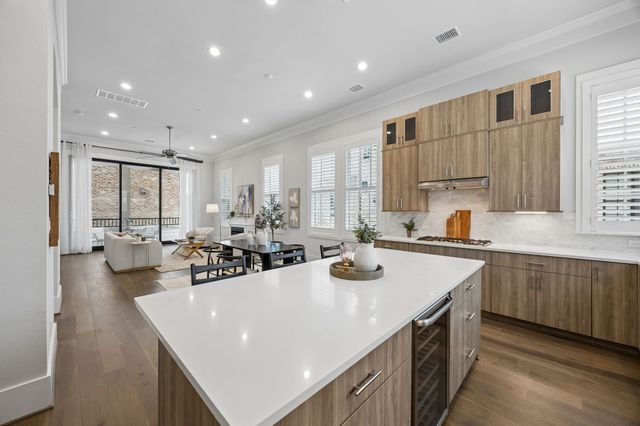 14971 Oak Street, Addison, TX 75001