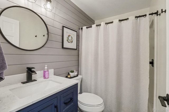 24404 Jamestowne Road, Novi, MI 48375