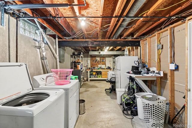 24404 Jamestowne Road, Novi, MI 48375