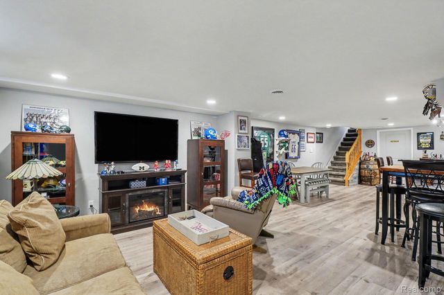 24404 Jamestowne Road, Novi, MI 48375
