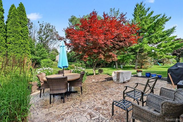 24404 Jamestowne Road, Novi, MI 48375