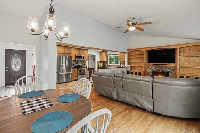 24404 Jamestowne Road, Novi, MI 48375