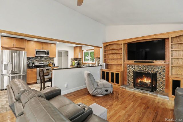 24404 Jamestowne Road, Novi, MI 48375
