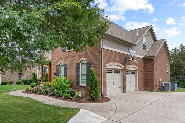 2313 Carouth Ct, Nolensville, TN 37135