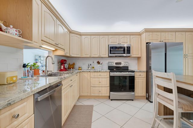 9123 Pine Springs Drive, Boca Raton, FL 33428