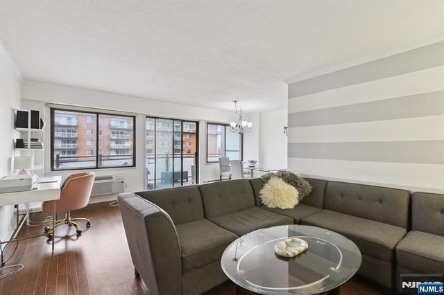 125 Prospect Avenue 17G, Hackensack, NJ 07601