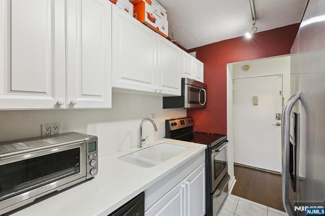 125 Prospect Avenue 17G, Hackensack, NJ 07601