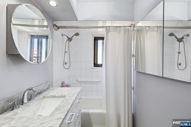 125 Prospect Avenue 17G, Hackensack, NJ 07601