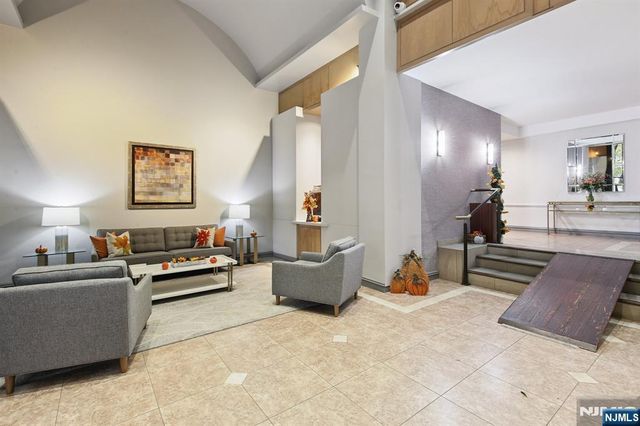 125 Prospect Avenue 17G, Hackensack, NJ 07601