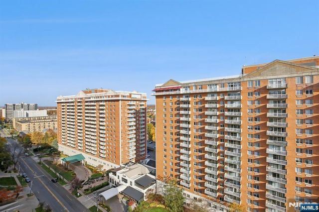 125 Prospect Avenue 17G, Hackensack, NJ 07601