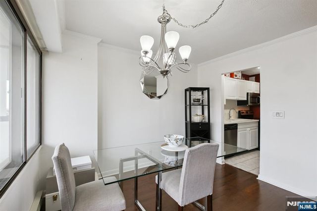 125 Prospect Avenue 17G, Hackensack, NJ 07601