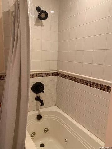 780 W Broadway 2D, Long Beach, NY 11561