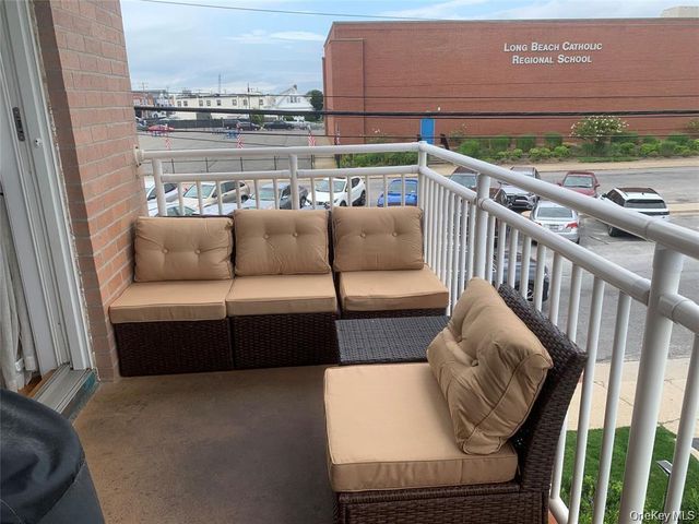 780 W Broadway 2D, Long Beach, NY 11561