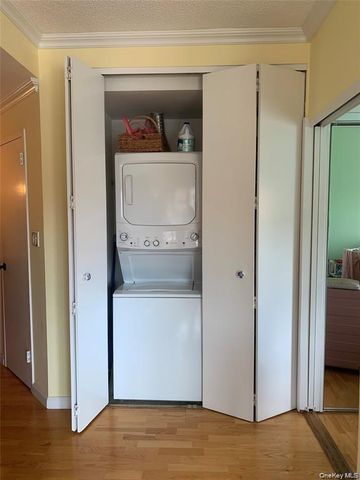 780 W Broadway 2D, Long Beach, NY 11561