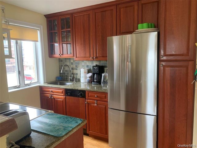 780 W Broadway 2D, Long Beach, NY 11561