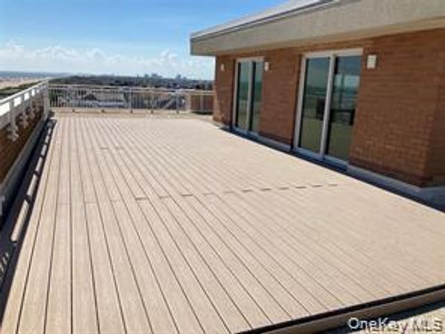 780 W Broadway 2D, Long Beach, NY 11561