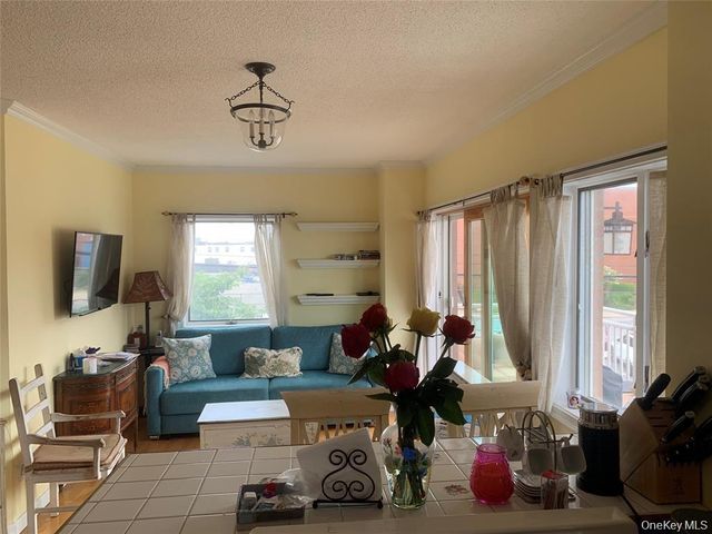 780 W Broadway 2D, Long Beach, NY 11561