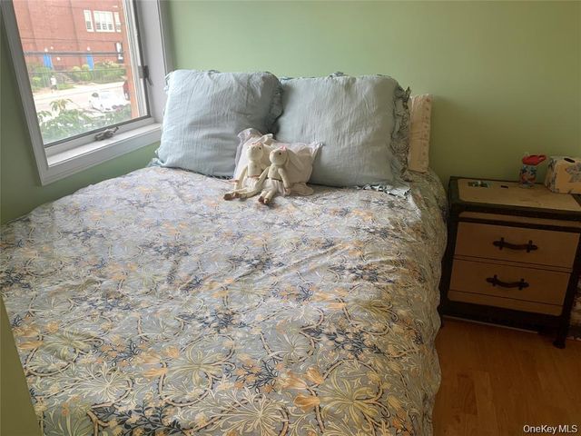 780 W Broadway 2D, Long Beach, NY 11561