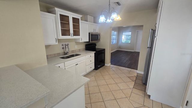 3164 33RD AVENUE N, St Petersburg, FL 33713