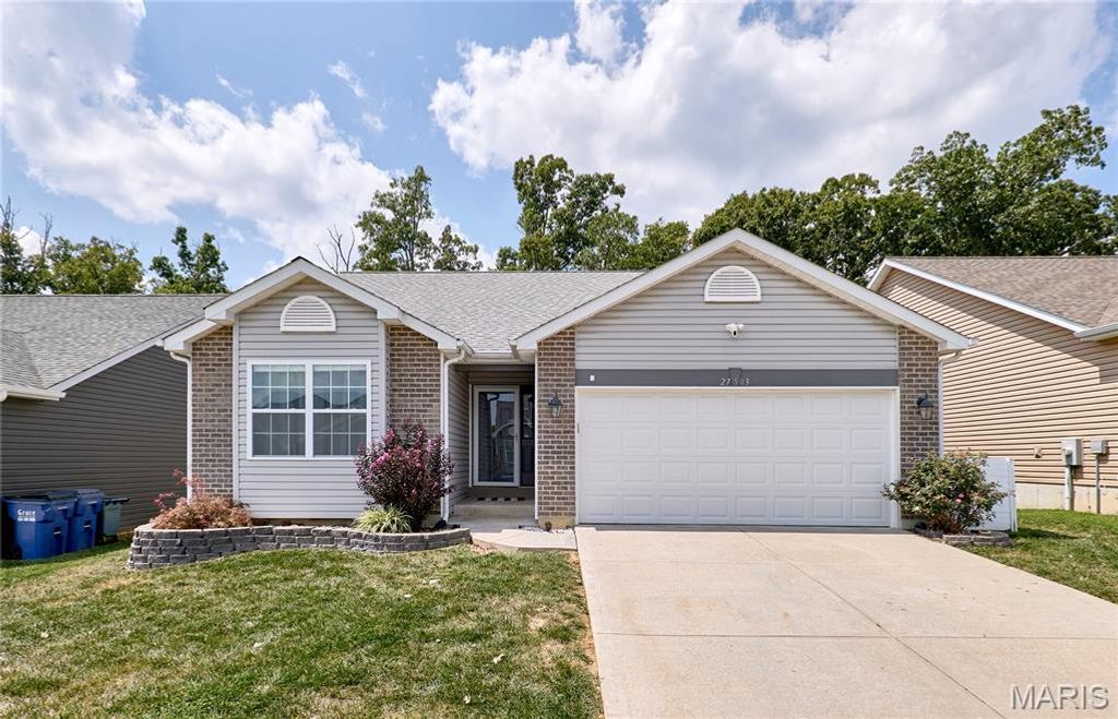 27503 Forest Ridge Drive, Warrenton, MO 63383