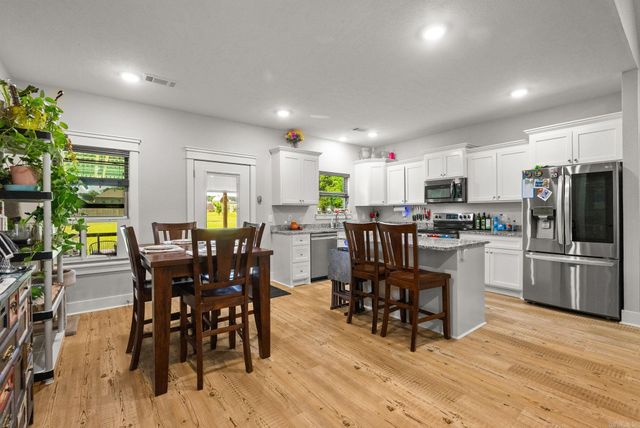 21 Marthas Field Drive, Greenbrier, AR 72058