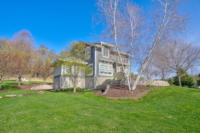 2156 Paris Avenue N, Stillwater, MN 55082