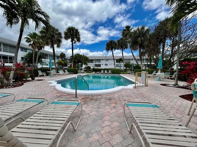 2050 NE 39th Street 207, Lighthouse Point, FL 33064